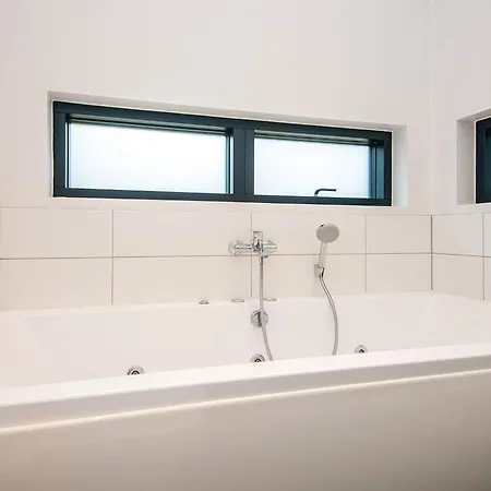 Luxury Retreat - By Traum Holiday home